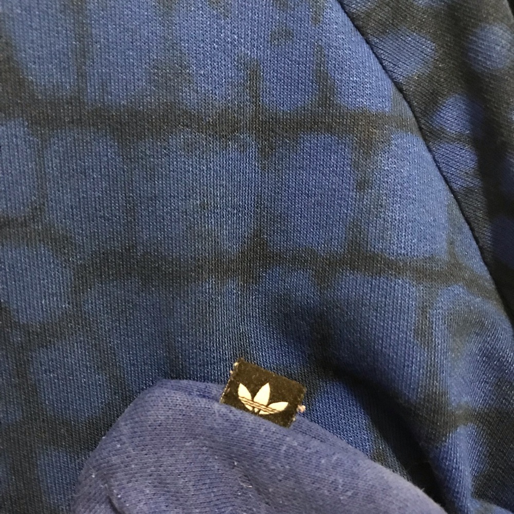 VINTAGE ADIDAS Blue & White Crewneck Sweatshirt - Picture 4 of 4